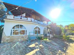 Casa Bi/Trifamiliare in Residenziale