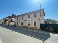 Casa Bi/Trifamiliare in Residenziale