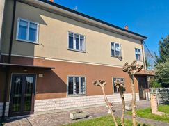 Casa Bi/Trifamiliare in Residenziale