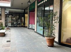 Negozio/Locale commerciale in Commerciale