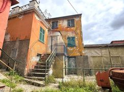 Casa Bi/Trifamiliare in Residenziale