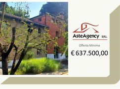 Casa Bi/Trifamiliare in Residenziale