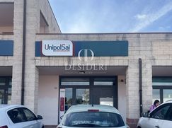 Negozio/Locale commerciale in Commerciale