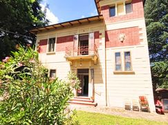 Casa Bi/Trifamiliare in Residenziale
