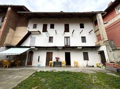 Casa Bi/Trifamiliare in Residenziale