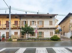 Casa Bi/Trifamiliare in Residenziale