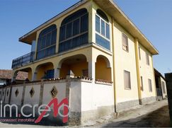 Casa Bi/Trifamiliare in Residenziale