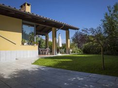 Casa Bi/Trifamiliare in Residenziale