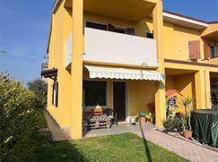 Casa Bi/Trifamiliare in Residenziale