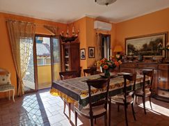 Casa Bi/Trifamiliare in Residenziale