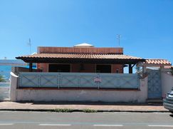 Casa Bi/Trifamiliare in Residenziale