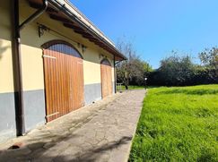 Casa Bi/Trifamiliare in Residenziale