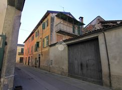 Casa Bi/Trifamiliare in Residenziale