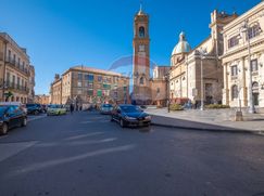 Attività/Licenza (con o senza mura) in Commerciale