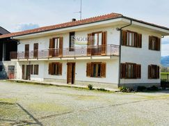 Casa Bi/Trifamiliare in Residenziale