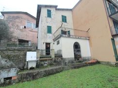 Casa Bi/Trifamiliare in Residenziale