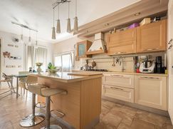 Casa Bi/Trifamiliare in Residenziale