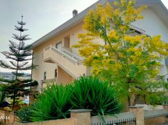 Casa Bi/Trifamiliare in Residenziale