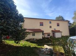 Casa Bi/Trifamiliare in Residenziale