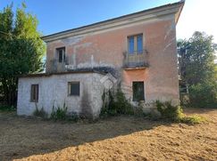 Casa Bi/Trifamiliare in Residenziale
