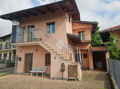 Casa Bi/Trifamiliare in Residenziale