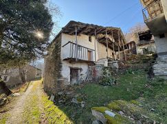 Casa Bi/Trifamiliare in Residenziale