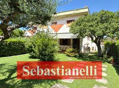 Casa Bi/Trifamiliare in Residenziale