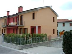 Casa Bi/Trifamiliare in Residenziale