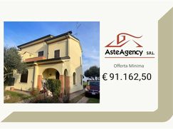 Casa Bi/Trifamiliare in Residenziale