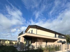 Casa Bi/Trifamiliare in Residenziale