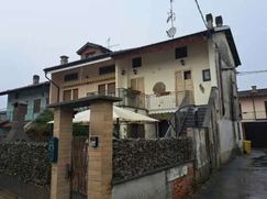 Casa Bi/Trifamiliare in Residenziale