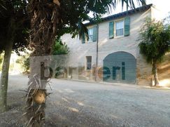 Casa Bi/Trifamiliare in Residenziale