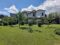 Casa Bi/Trifamiliare in Residenziale