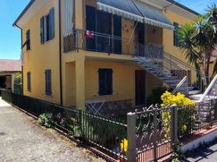 Casa Bi/Trifamiliare in Residenziale