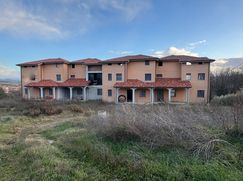 Casa Bi/Trifamiliare in Residenziale