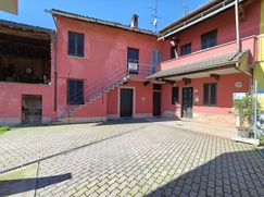 Casa Bi/Trifamiliare in Residenziale