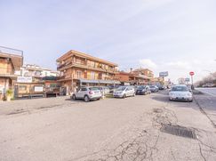 Negozio/Locale commerciale in Commerciale