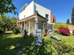 Casa Bi/Trifamiliare in Residenziale