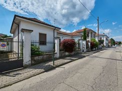 Casa Bi/Trifamiliare in Residenziale