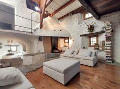 Casa Bi/Trifamiliare in Residenziale