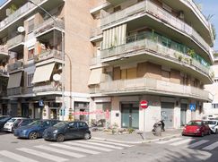 Negozio/Locale commerciale in Commerciale