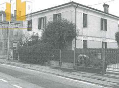 Casa Bi/Trifamiliare in Residenziale