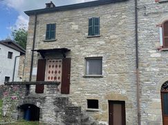 Casa Bi/Trifamiliare in Residenziale