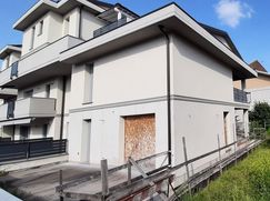 Casa Bi/Trifamiliare in Residenziale