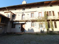 Casa Bi/Trifamiliare in Residenziale