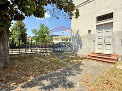 Casa Bi/Trifamiliare in Residenziale