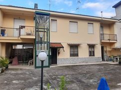 Casa Bi/Trifamiliare in Residenziale