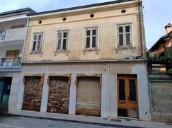 Casa Bi/Trifamiliare in Residenziale