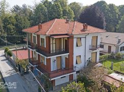 Casa Bi/Trifamiliare in Residenziale