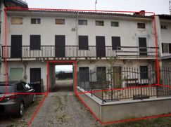 Casa Bi/Trifamiliare in Residenziale